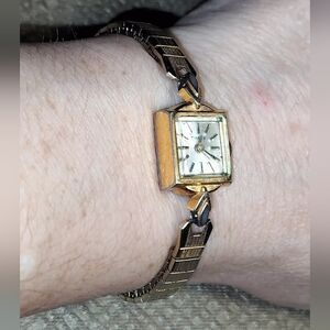 Timex vintage girls stretch band watch in casing
